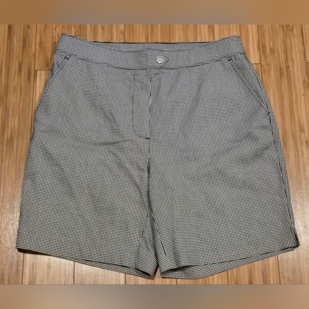 NWOT Rafaella Women's Black and White Checkered Shorts